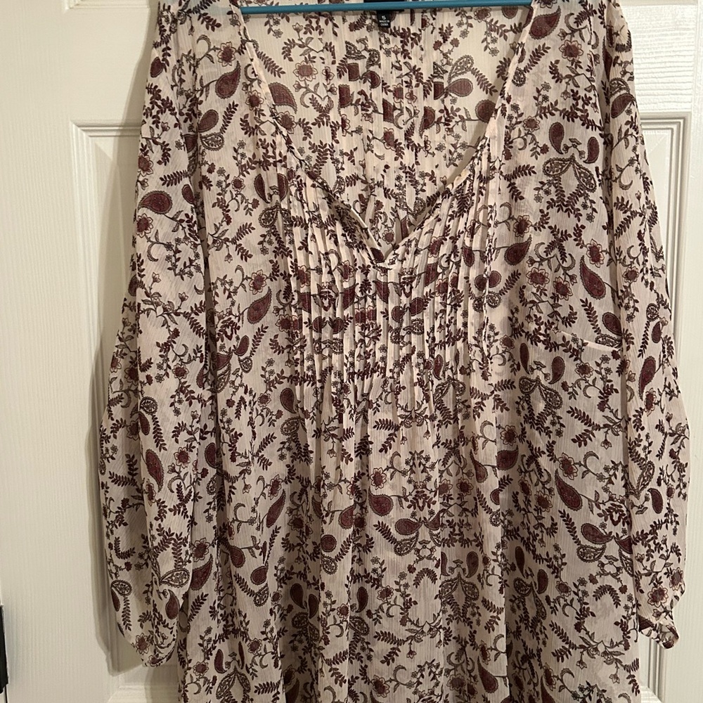 Torrid Cream and Brown Floral Blouse Size 5